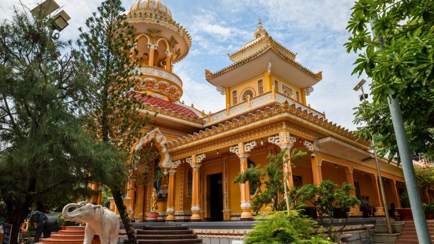 Admire Cambodian Architecture