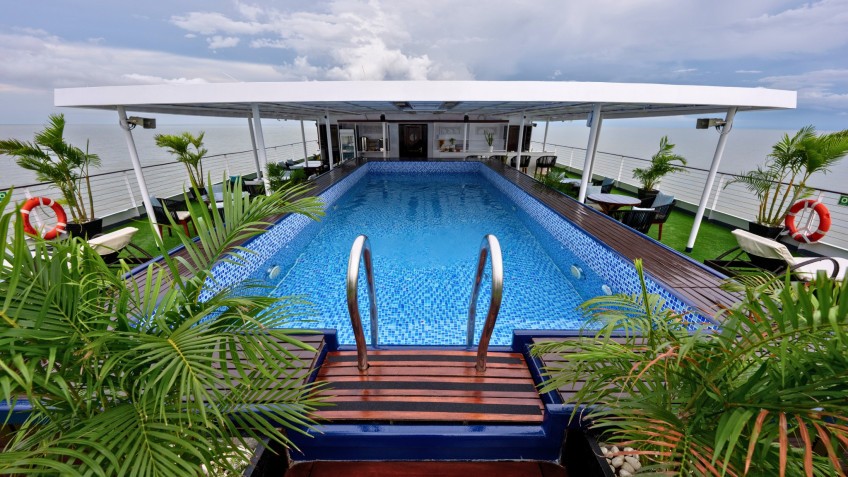 Chill out on the Swimming Pool