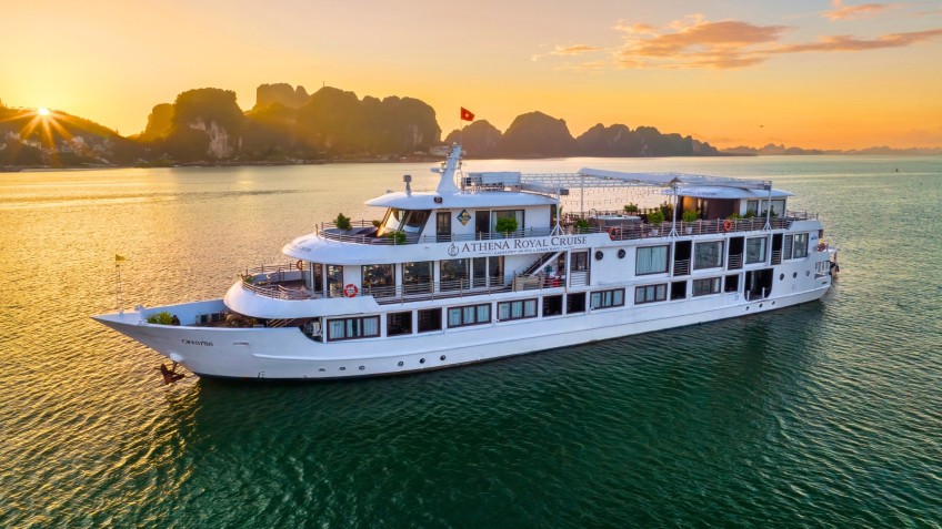 Athena Royal Cruise: Athena Royal Cruise Halong Bay