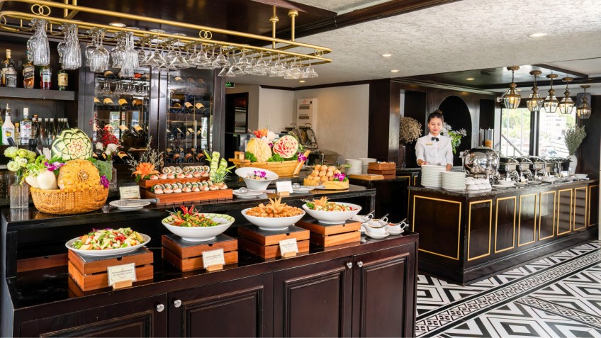 Athena Royal Cruise: Having Delicious Buffet