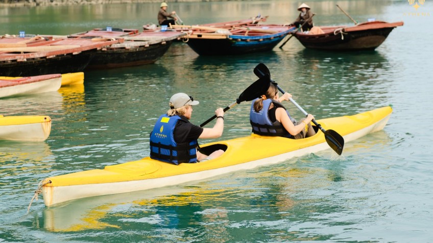 Athena Royal Cruise: Have fun with kayaking
