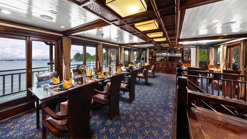 Garden Bay Peak Cruise: Traditional Restaurant
