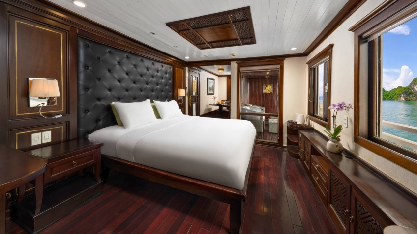 Garden Bay Peak Cruise: Enjoy the bay view