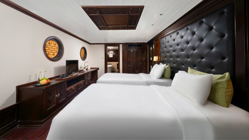 Garden Bay Peak Cruise: Comfortable Bed