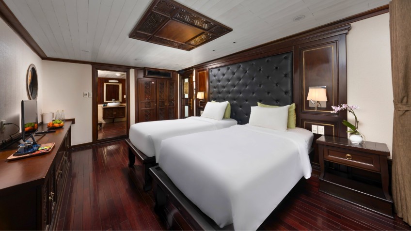 Garden Bay Peak Cruise: Twin bed available