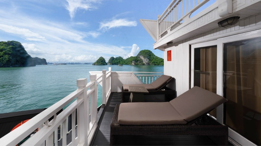 Garden Bay Peak Cruise: Private Terrace
