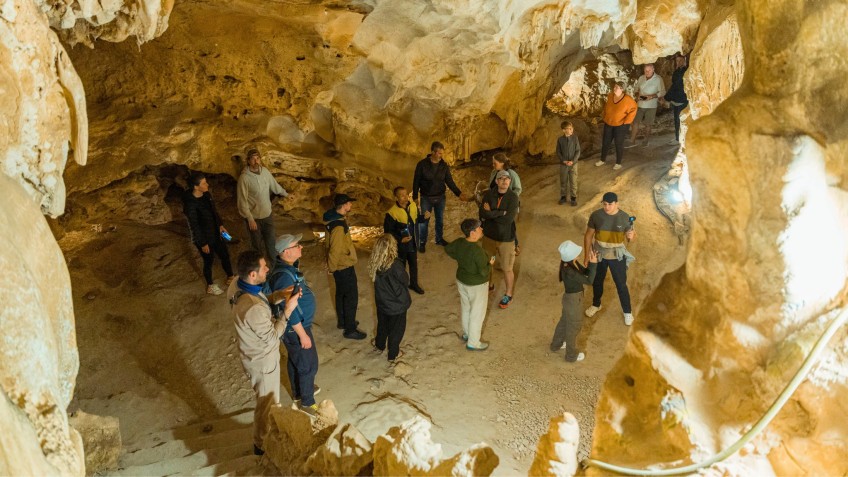 Visit Thien Canh Son Cave