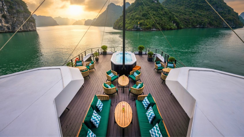 The Halong Catamaran: A Wonderful Space To Admire The Majestic View