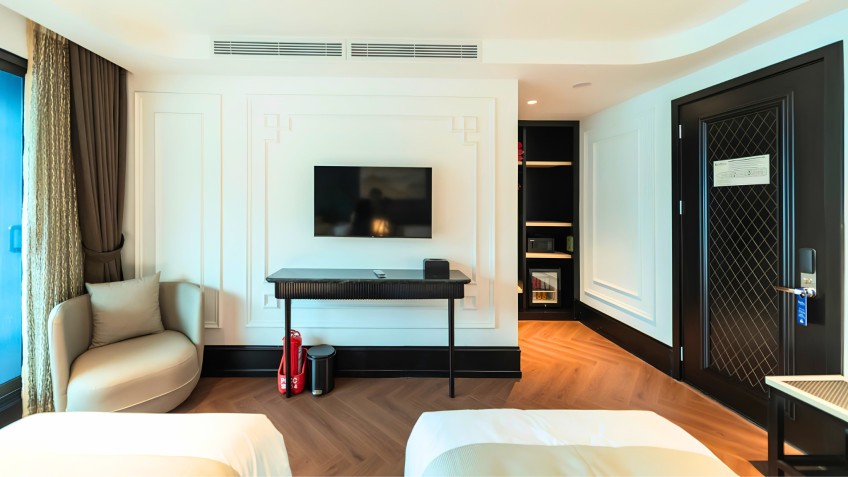 Exquisite & Modern