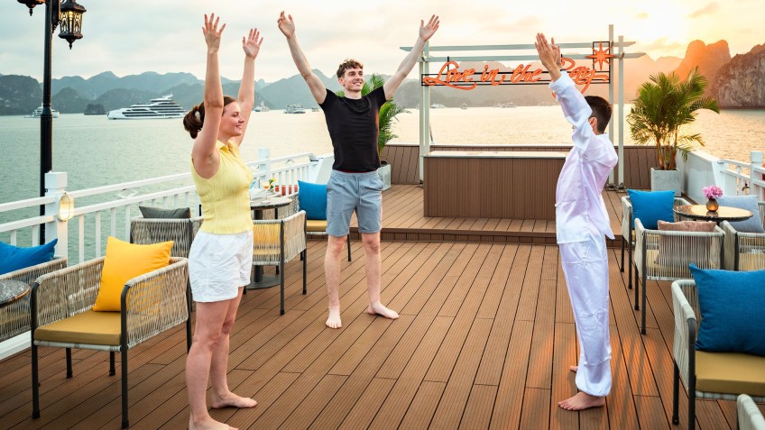 Cozy Bay Grand Cruise: Join Tai Chi at Dawn