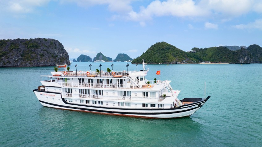 Cozy Bay Grand Cruise: Classic style budget cruise
