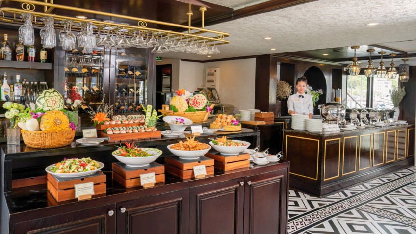 Athena Luxury Cruise: Tasty Buffet Meal
