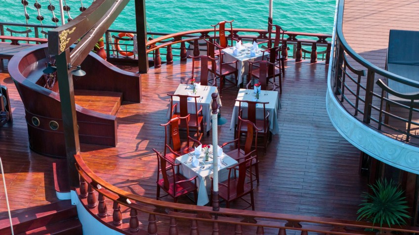 Red Dragon Junk: Scenic Open Air Restaurant