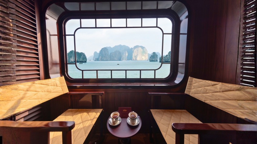 Red Dragon Junk: Scenic Views At Every Glance