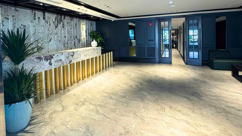 Spacious Reception Lounge