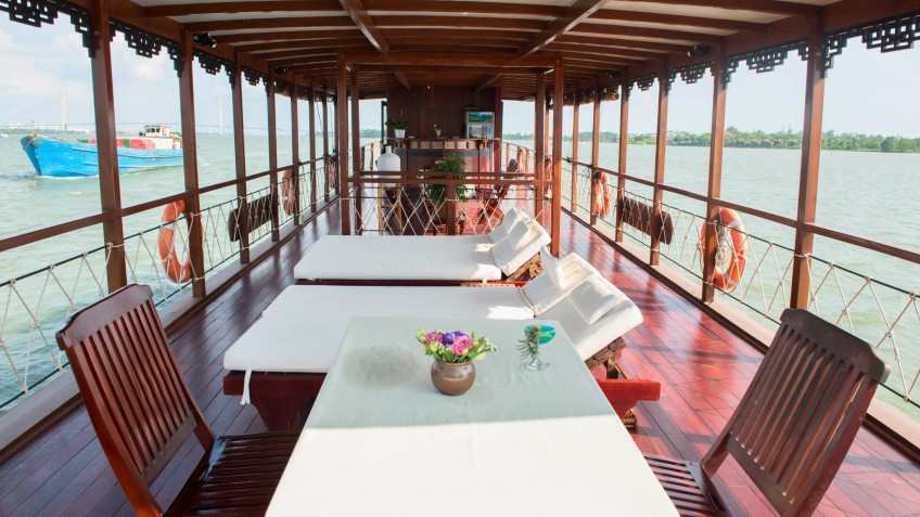 Panoramic view on the top deck