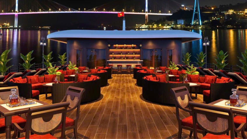Have a nice dinner on the sundeck