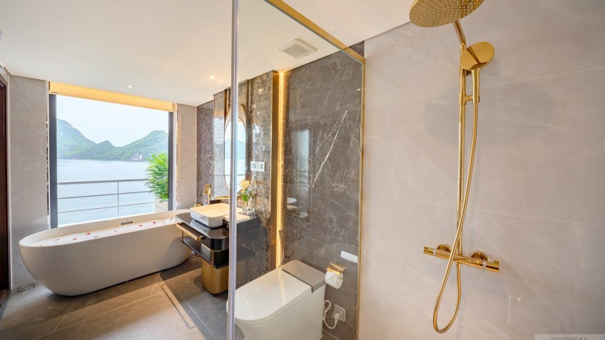 Large Bathroom with Bathtub