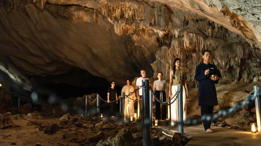 Soothing journey in Tien Ong Cave