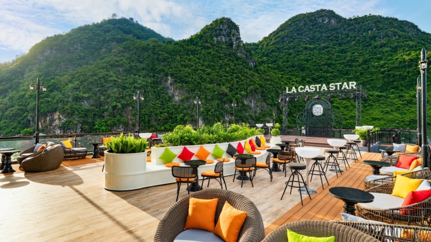 Spacious Sundeck With Outdoor Stage