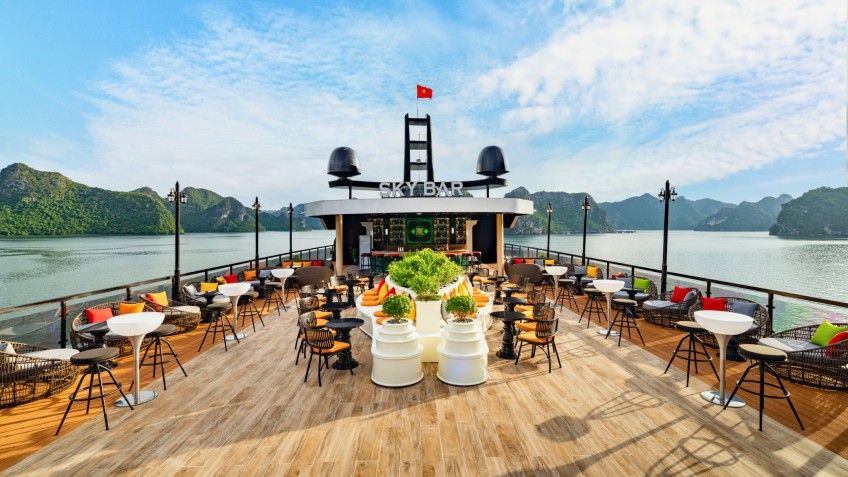 Open Air Sky Bar For Sunset Drinks