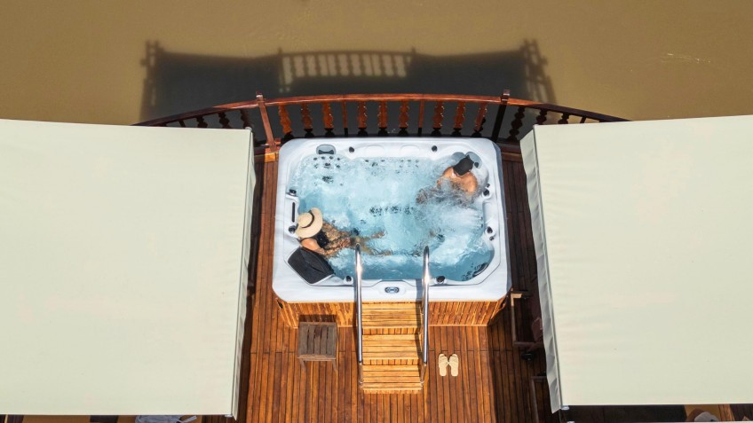 Chill out in the Jacuzzi