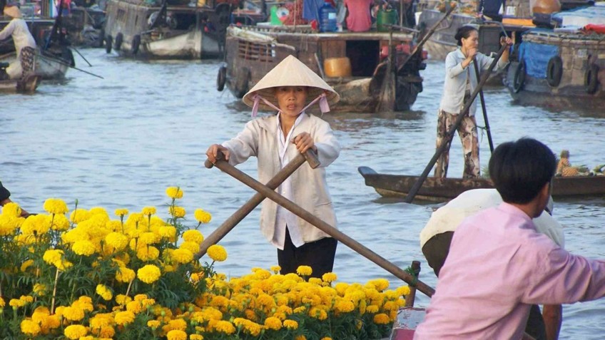 Explore floating village