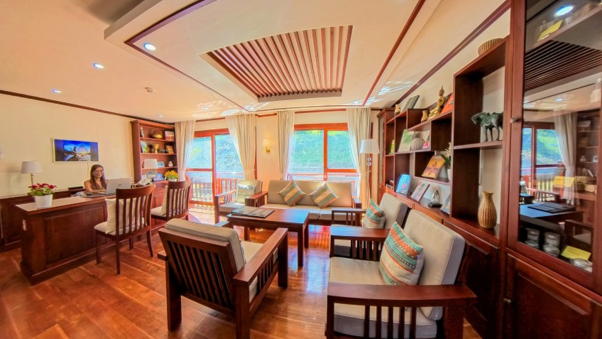 Cozy Reception Area