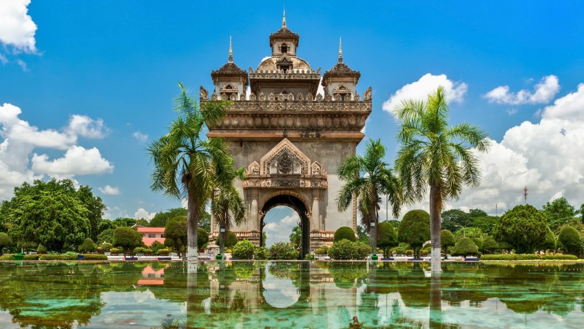 Patuxay Monument