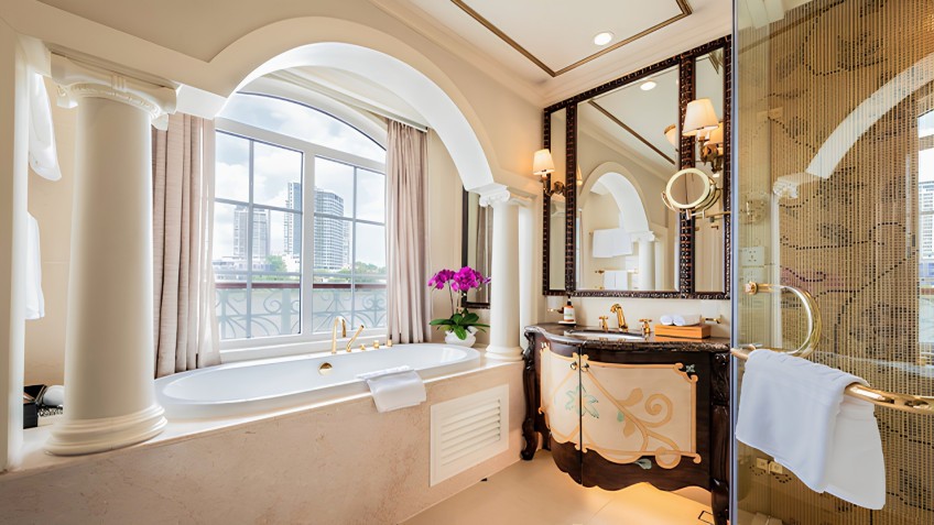 Royal Bathroom Decoration