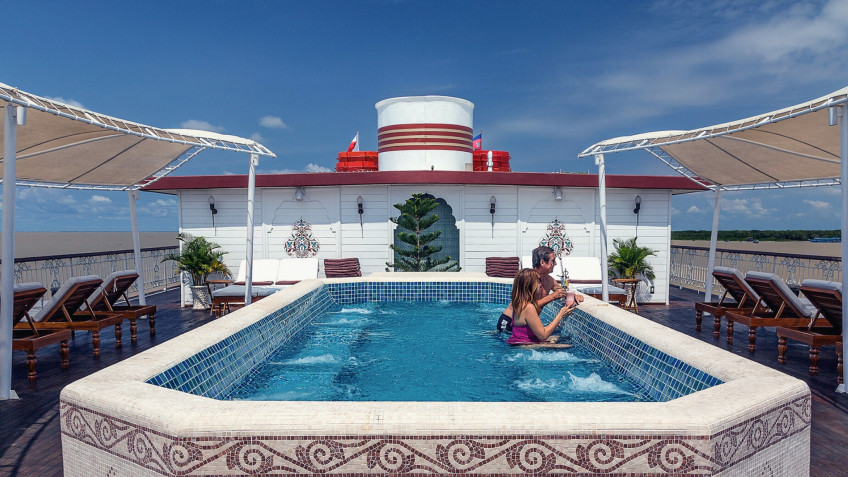Airy Swimming Pool On Sundeck