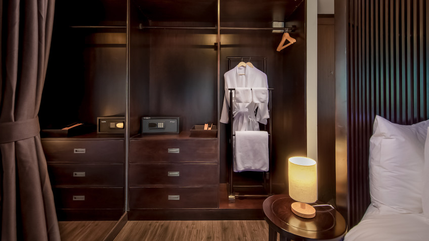 Scarlet Pearl Cruise: Bedroom amenities