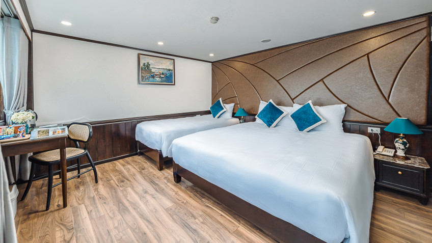 Amanda Cruise: Deluxe Triple Cabin