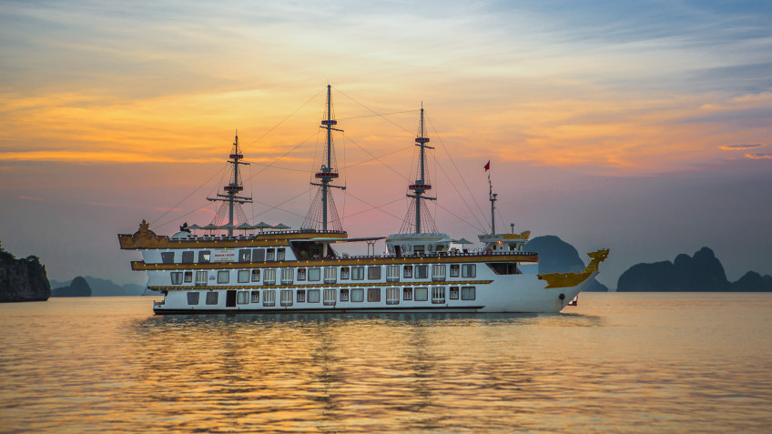 Poetic Bai Tu Long Bay sunset