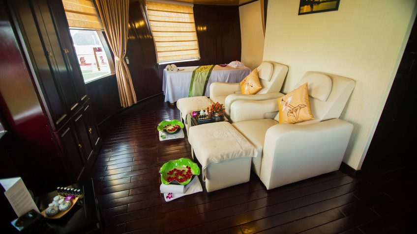 Professional spa & massage therapies