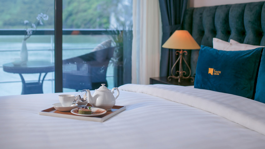 Le Theatre Cruise: Elegant details and welcome tea