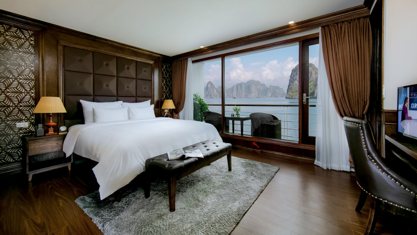 Mon Cheri Cruise: Elegance Suite Balcony