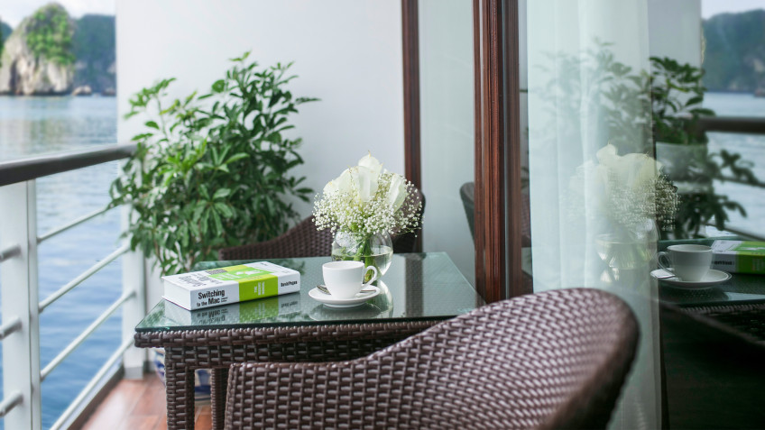 Mon Cheri Cruise: Private Balcony for Relaxation