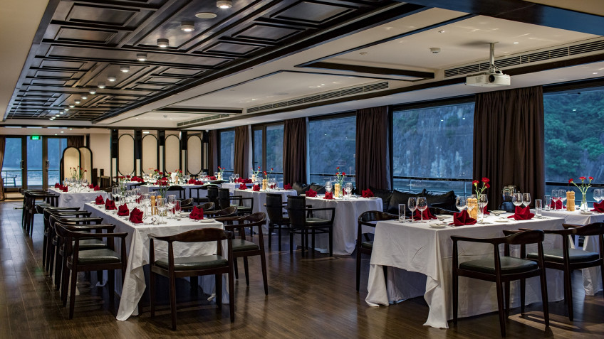 Scarlet Pearl Cruise: Exquisite Design Tahiti Restaurant