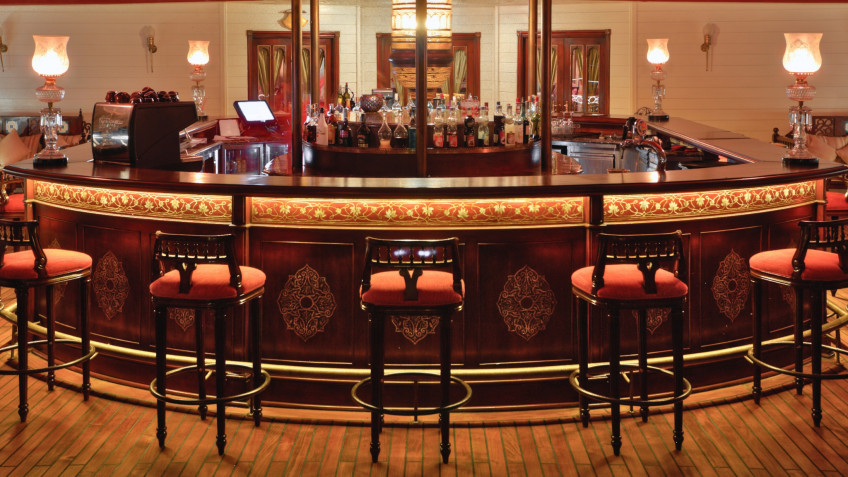 Funnel Bar Lounge In Classic East Indian Atmosphere