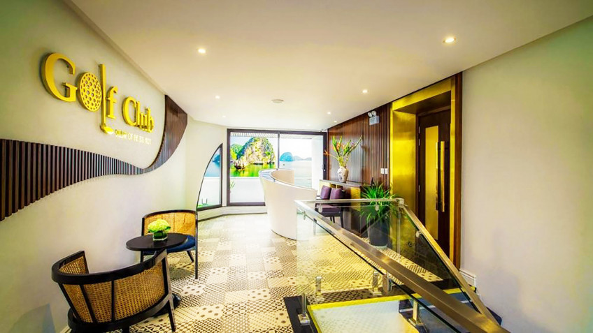 Stellar of the Seas Cruise: Golf Club Area