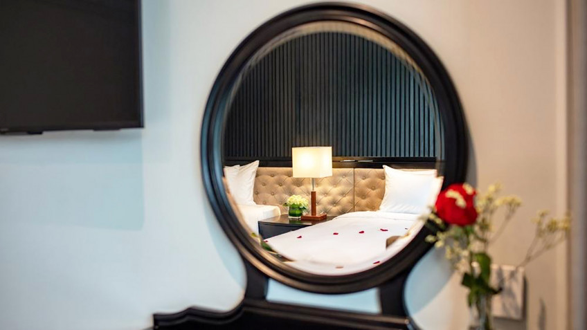 Stellar of the Seas Cruise: Graceful Furniture With Romantic Vibe