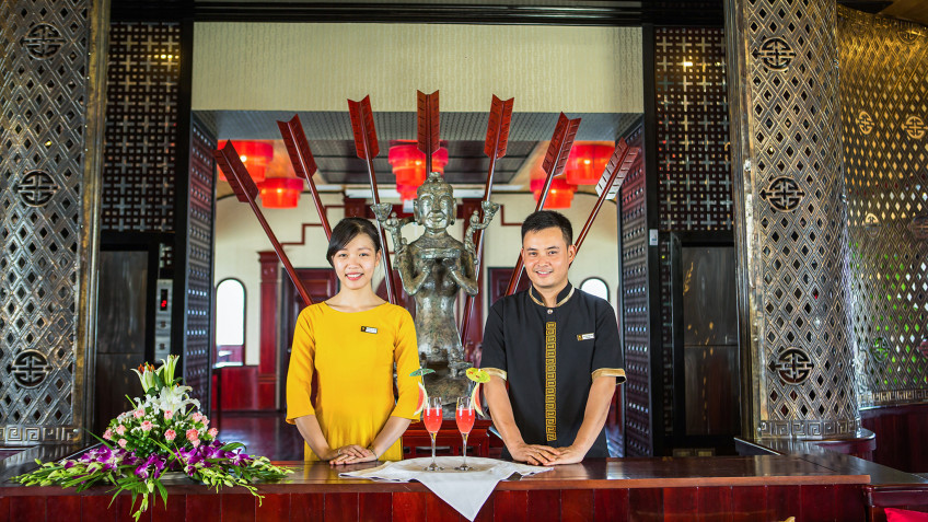 Warmly cruise team's welcome