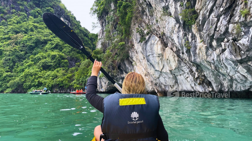Scarlet Pearl Cruise: Paddle turquoise water on kayak at Dark & Bright Cave