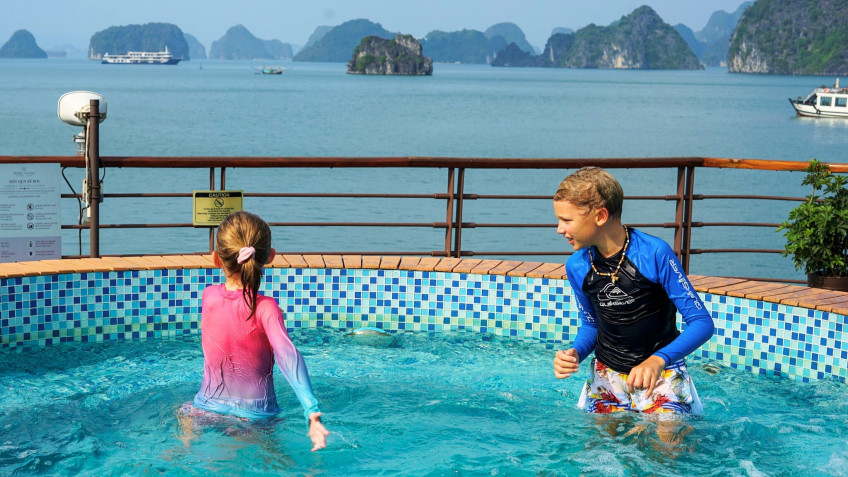 Peony Cruise: Kid Friendly Mini Pool On Peony