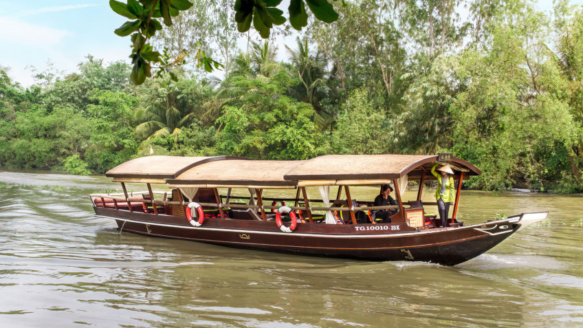 Knowledgeable Local Guide And Cruise Crew