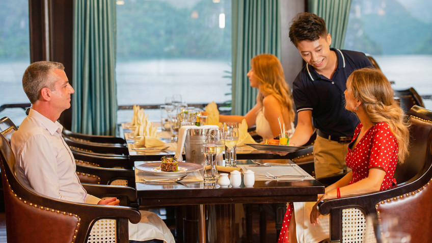 La Regina Legend Cruise: Friendly & Helpful staff