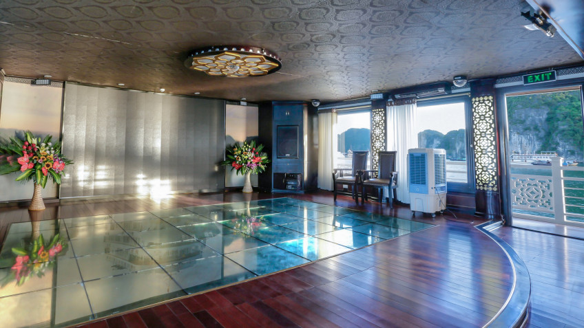 Starlight Cruise: LED 160 Inch Stage For Event