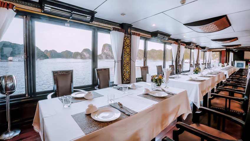 Starlight Cruise: Magnificent Ocean View At 4-star restaurant