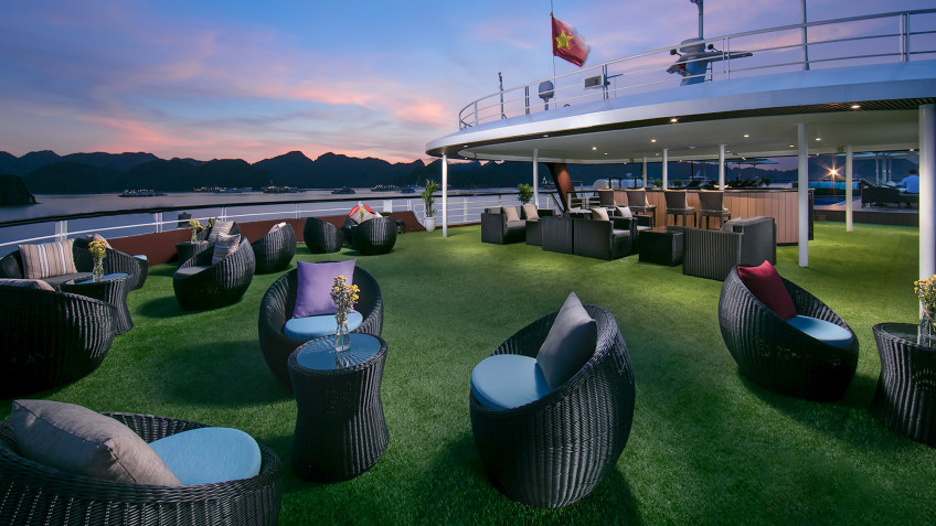 Le Theatre Cruise: Chilling space on sundeck